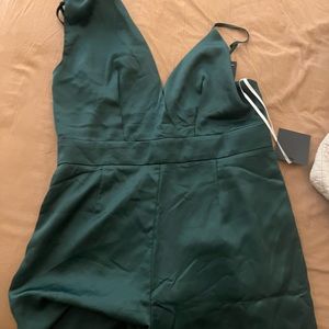 LULU’S SATIN JUMPSUIT  (NWT) - Emerald green XL